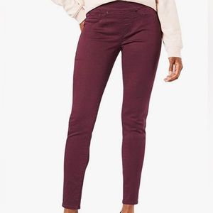 Signature Levi Strauss Pull-On Skinny Jeans Maroon Women’s 12M